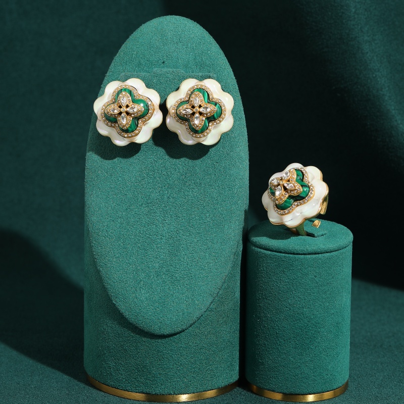 Turquoise Stone Ring - Винтажные белые эмалевые украшения с краями